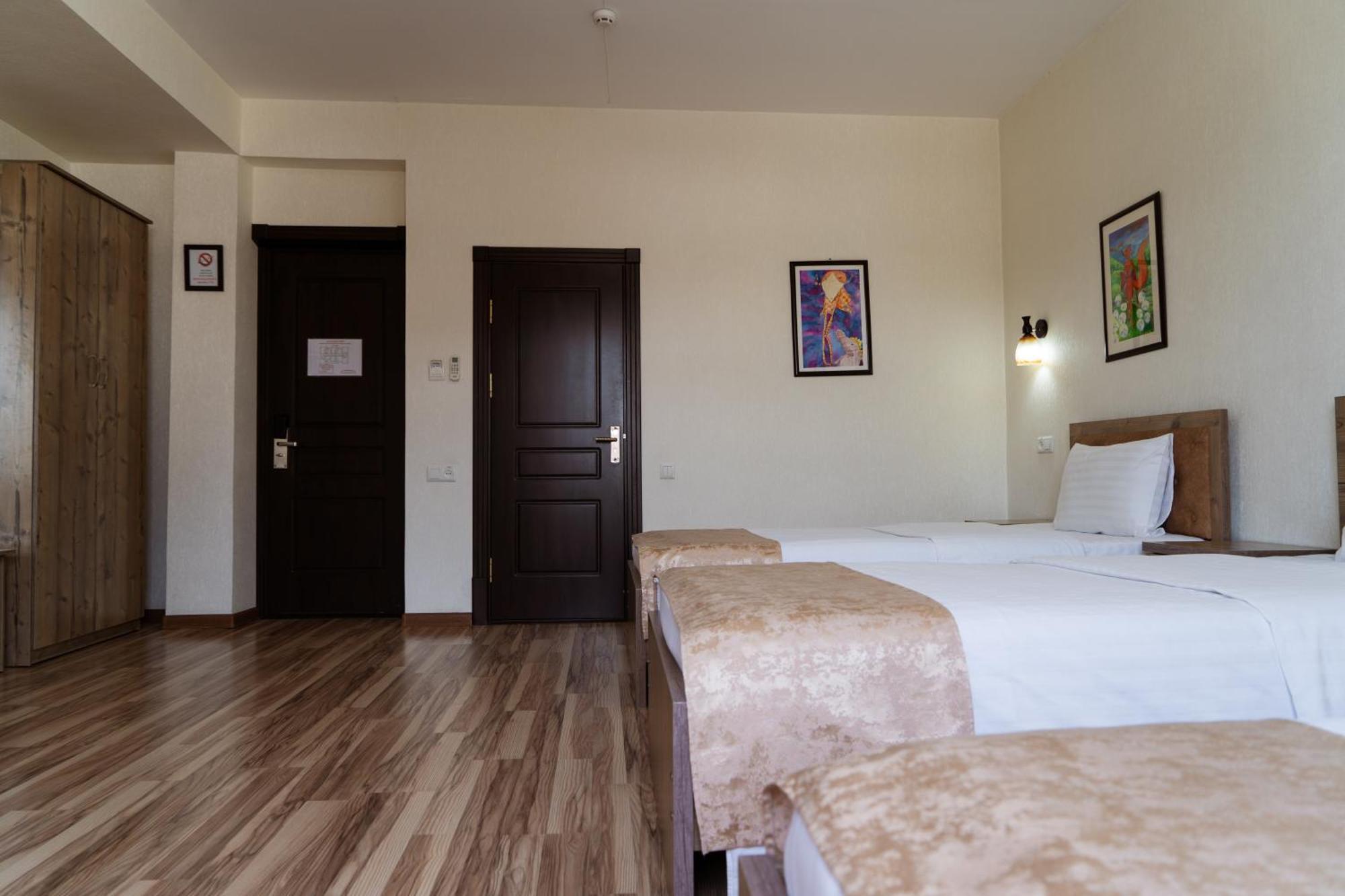 Tourist Inn Hotel Ташкент Екстер'єр фото