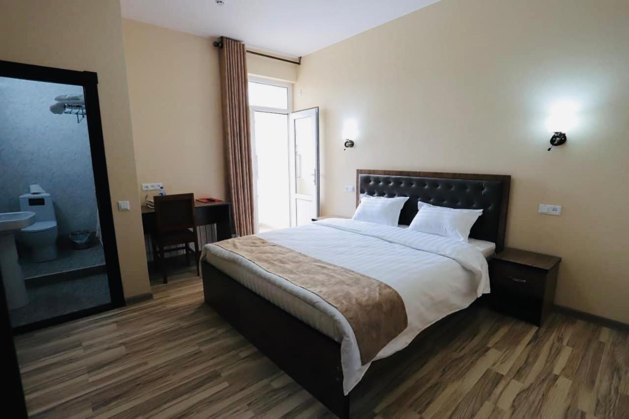Tourist Inn Hotel Ташкент Екстер'єр фото
